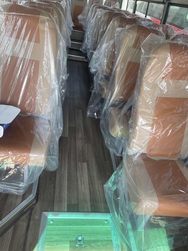 35 sièges Autobus d'occasion Autobus de luxe Autobus d'occasion Autobus de passagers Autobus d'occasion Autobus rénové au mieux