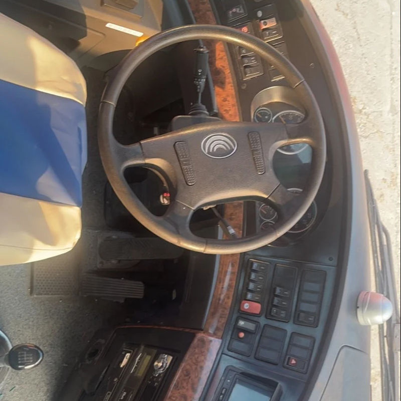 s moteur diesel 10990*2500*3670mm Autobus d'occasion avec émission Euro 3 et 49 sièges