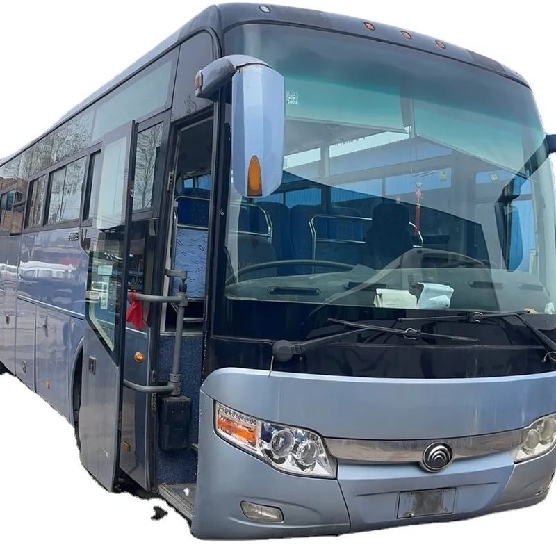 Afracia a utilisé des bus de 65 places avec un faible kilométrage et du carburant diesel