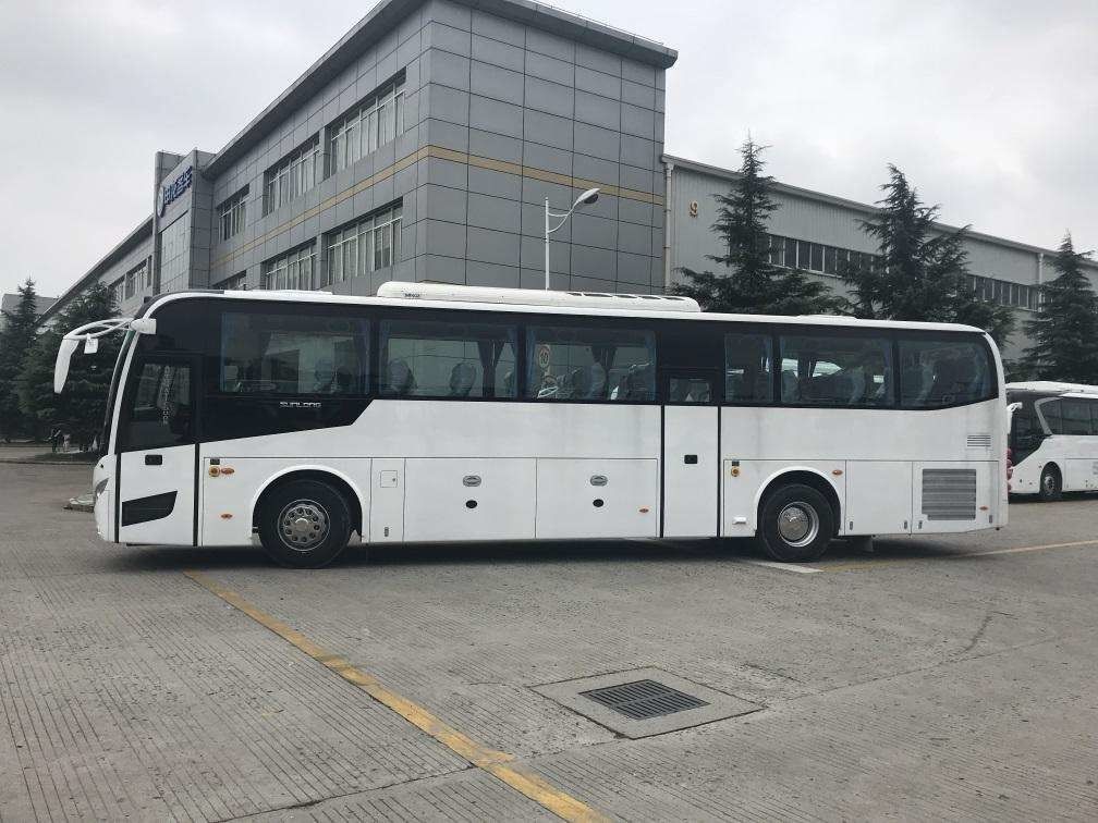 12000*2550*3830mm Euro 3 Direction à droite Autocar Bus Luxe Autocars Autos d'occasion Conception de bus