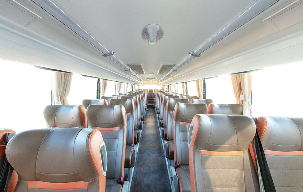 Autobus touristique de longue distance de 51 places Autobus d'occasion de 235 kW de puissance maximale Type de carburant diesel