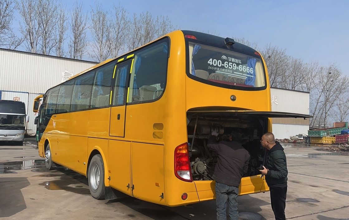 Autobus scolaire de luxe d'occasion de type carburant diesel 2017 Année 60 sièges Autobus d'occasion
