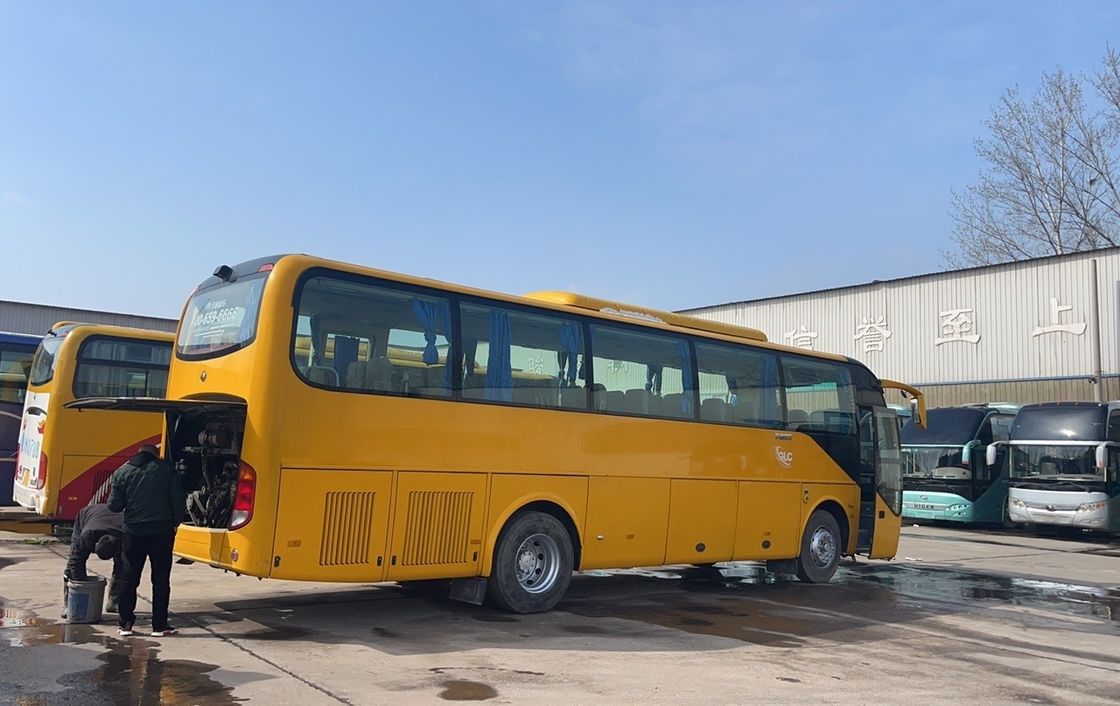 Autobus scolaire de luxe d'occasion de type carburant diesel 2017 Année 60 sièges Autobus d'occasion