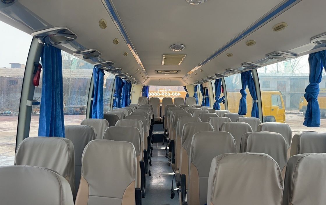 Autobus scolaire de luxe d'occasion de type carburant diesel 2017 Année 60 sièges Autobus d'occasion