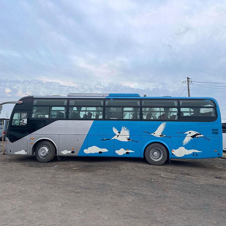 Deisel Fuel 47 sièges 52 sièges Autobus de luxe Youtong Autobus avec toilette à l'intérieur