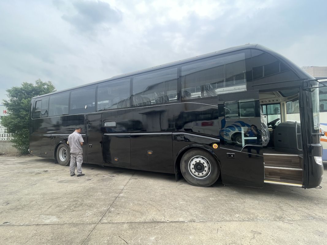 Autobus LHD d'occasion avec toilettes de 50 places et une grande capacité de moteur en bon état