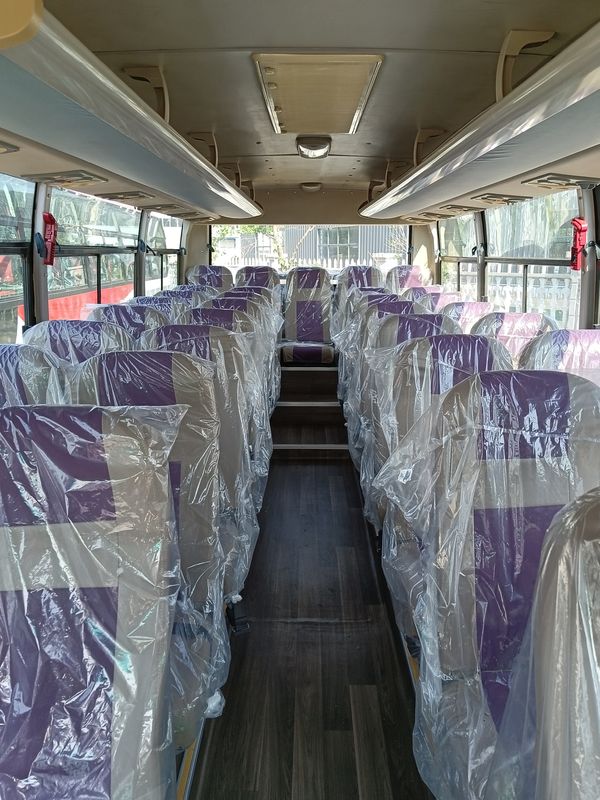 Autobus de luxe 35-40 sièges Type de carburant diesel Convient pour LHD ou RHD