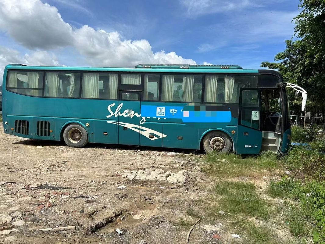 Chauffeur gaucher Autobus de tourisme de luxe en bon état