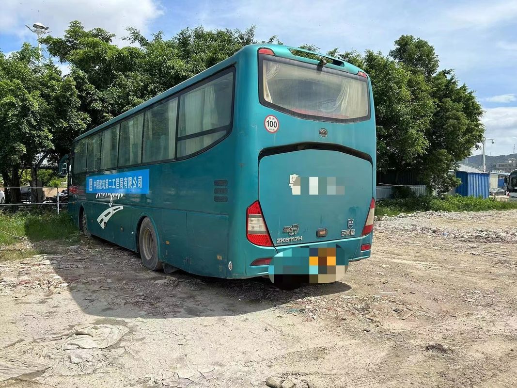 Chauffeur gaucher Autobus de tourisme de luxe en bon état
