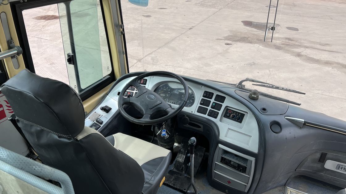 En bon état Diesel utilisé 65 sièges d'autobus 50 G.V.W 15600kg