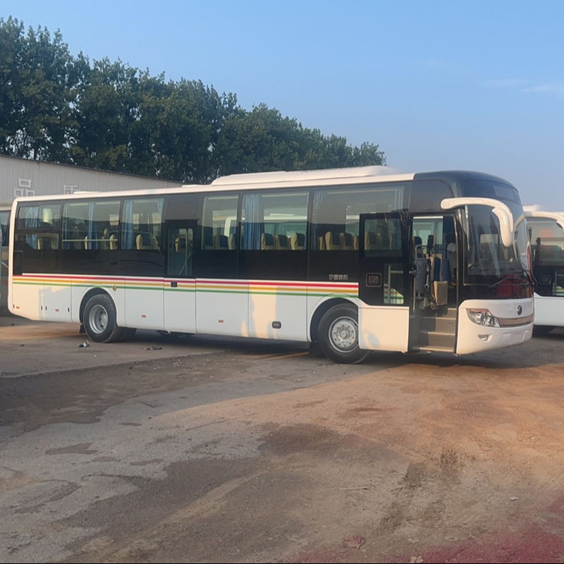 Autobus de tourisme d'occasion LHD 54 places Autobus de tourisme urbain d'occasion avec boîte de vitesses manuelle