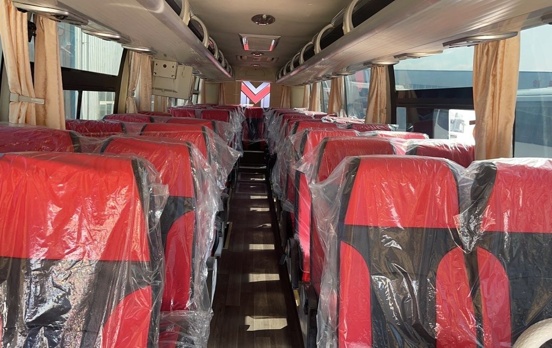 Autobus manuels de 65 passagers avec type de carburant diesel et hauteur totale de 3290 mm