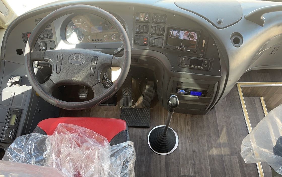 Autobus manuels de 65 passagers avec type de carburant diesel et hauteur totale de 3290 mm