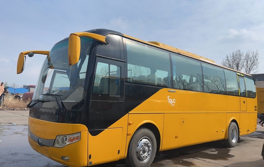 Année 2013 Modèle 60 sièges Autobus de luxe Tour Autobus de passagers Type de transmission manuelle