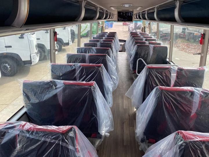65 places Autobus de passagers Autobus d'occasion Autobus d'occasion En bon état et capacité du moteur 6 8L