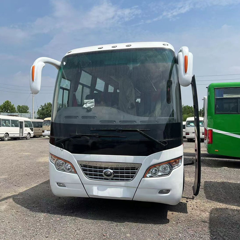 En bon état, LHD de seconde main de 54 places, autobus de tourisme pour les passagers de la ville de Youtong.