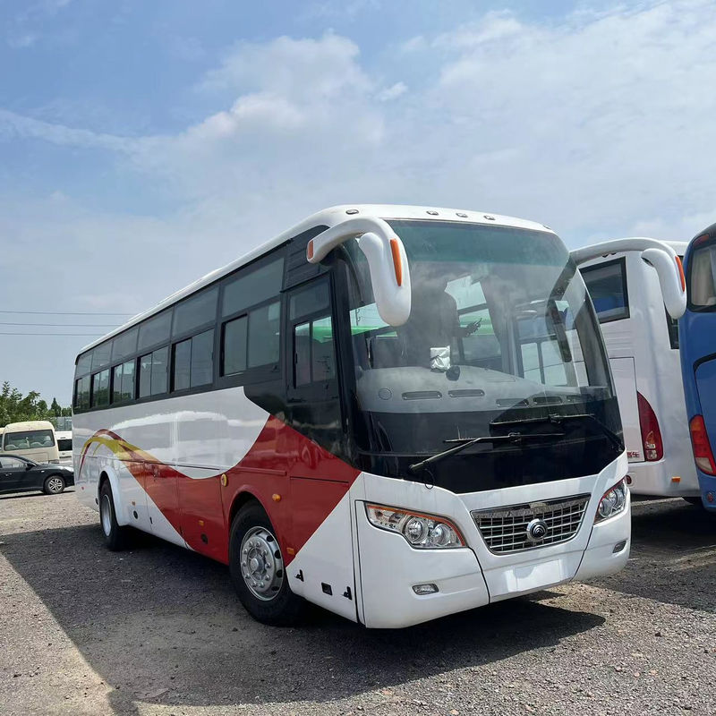 En bon état, LHD de seconde main de 54 places, autobus de tourisme pour les passagers de la ville de Youtong.
