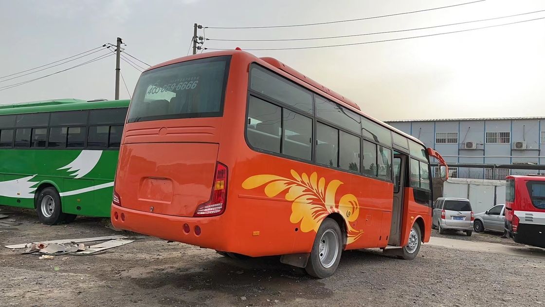 Autobus de passagers d'occasion de la ville de Youtong avec une base de roue de 3300 mm et une capacité de réservoir de carburant de 90 L