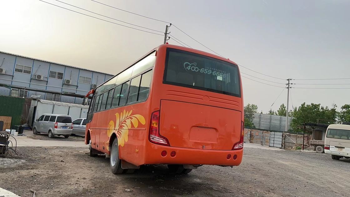 Autobus de passagers d'occasion de la ville de Youtong avec une base de roue de 3300 mm et une capacité de réservoir de carburant de 90 L