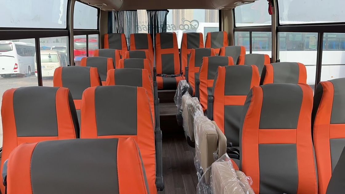 Autobus de passagers d'occasion de la ville de Youtong avec une base de roue de 3300 mm et une capacité de réservoir de carburant de 90 L