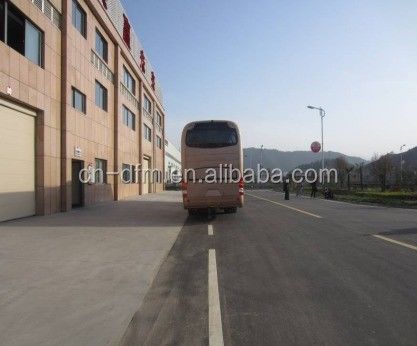 Moteur arrière moteur Cummins Dongfeng Bus de tourisme avec toilettes et sièges 50 8900ml