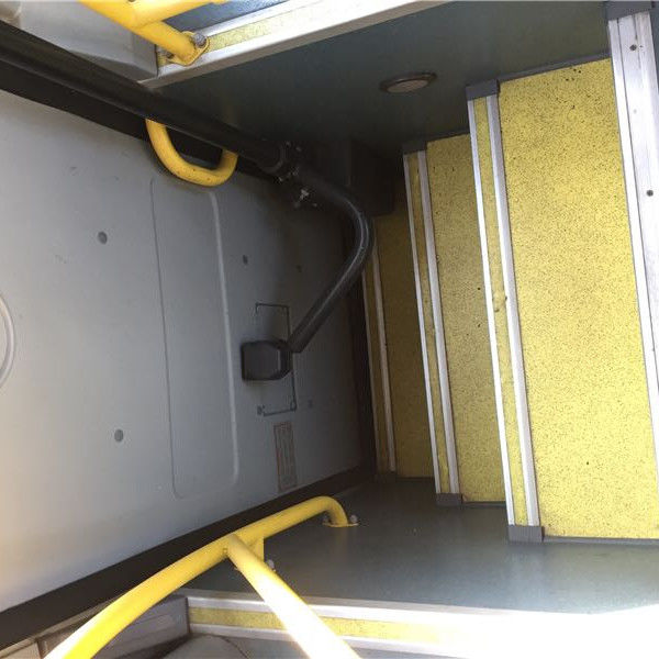 11400 kg Poids au bord du trottoir 12 mètres Autobus de luxe d'occasion avec moteur YC6A260-30