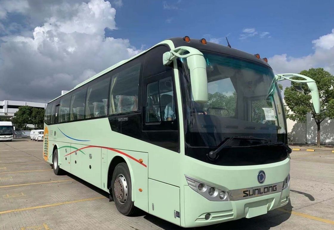 Autobus de luxe diesel de 47 places avec une grande capacité moteur et des sièges confortables