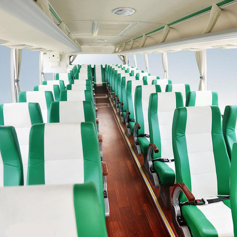 Le premier bus de luxe RHD automatique avec 50 sièges standard Euro 3