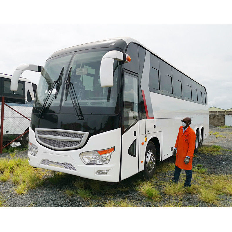 Autobus de luxe de 59 places pour les transports en commun Type de carburant diesel et lampe de lecture