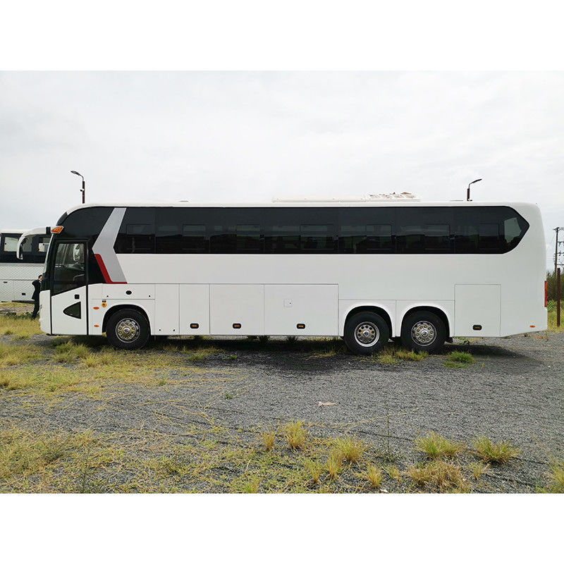 Autobus de luxe de 59 places pour les transports en commun Type de carburant diesel et lampe de lecture