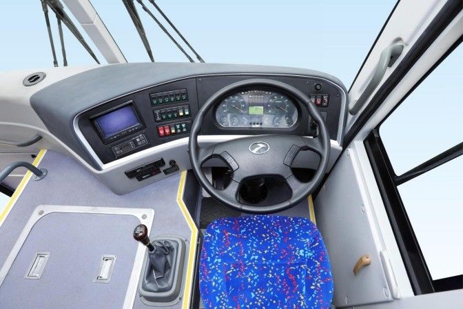 Autobus à transmission manuelle FAST avec pneu sans tube 315/80R22.5 et intérieur luxueux