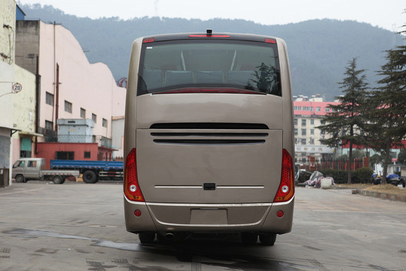 Autobus de luxe d'occasion de Dongfeng avec une capacité de moteur de 8L