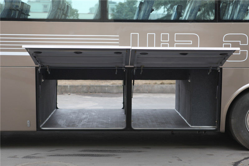 Autobus de luxe d'occasion de Dongfeng avec une capacité de moteur de 8L