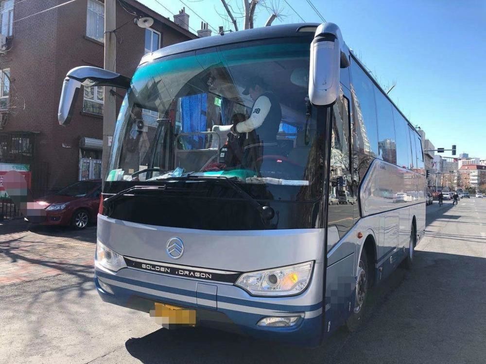 Autobus d'occasion avec transmission manuelle aux Émirats arabes unis 38 sièges 12000*2550*3830mm Luxe