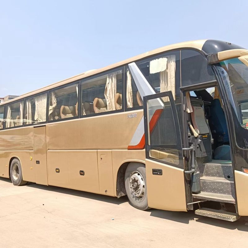 Chauffeur gaucher 70 places Bus de luxe Tour Coach de passagers avec Euro 4 norme d'émission