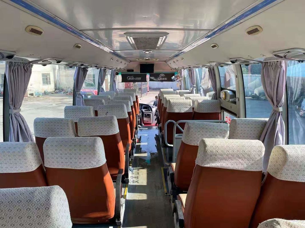 57 sièges Autobus de luxe Passagers touristes 18000 kg Poids brut du véhicule 50 sièges utilisés