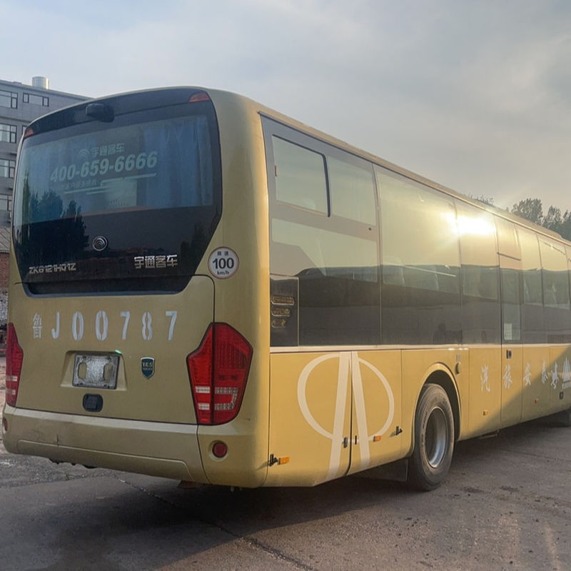 Autobus de tourisme d'occasion 65 places avec couple nominal 270/2200 et pneus 7,50-16