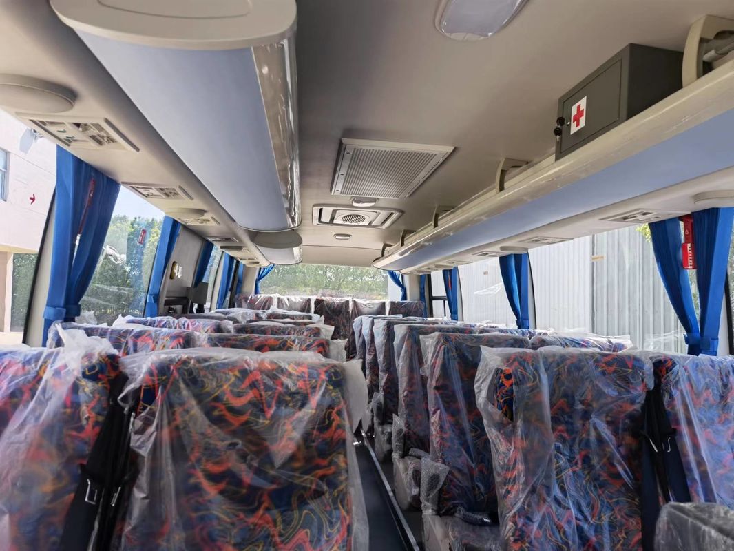 Bus public en conception Luxe Coach Van avec type de carburant diesel