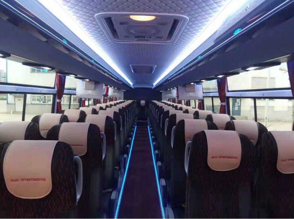 70 sièges à main droite, direction motrice, roulement au courant, bus de luxe de 6125 moteurs