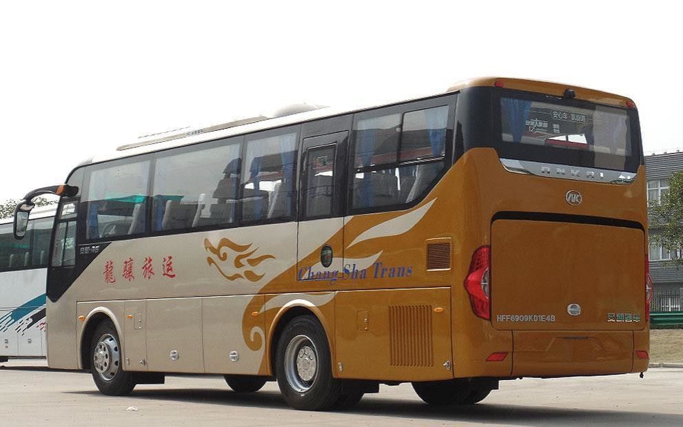 Bus de 10m à gauche avec design couleur et intérieur luxueux