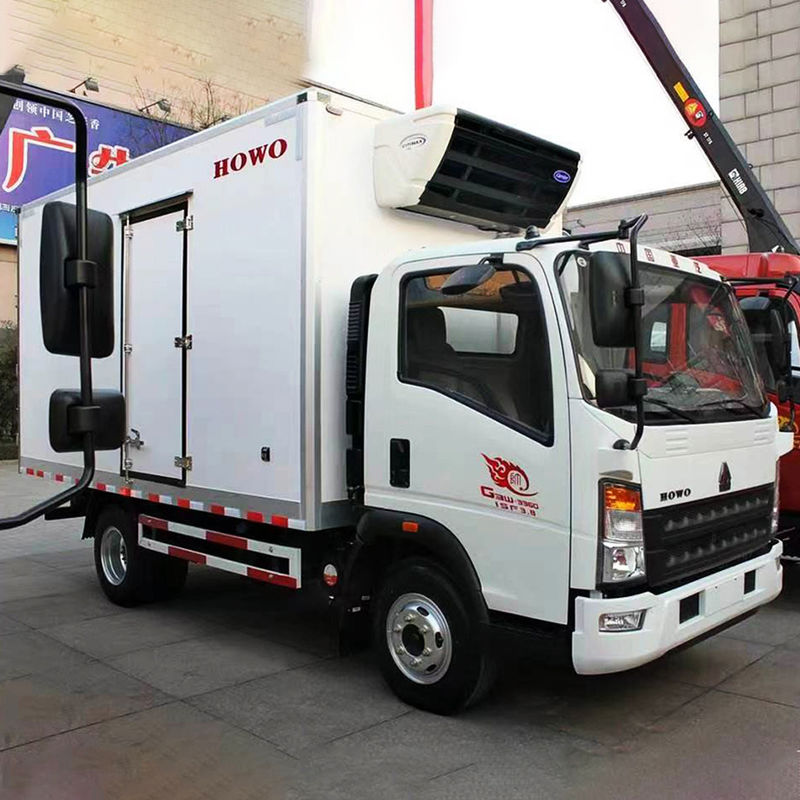 Exigence personnalisée Camion réfrigéré de 130 chevaux 4x2 pour la livraison de crème glacée et le refroidissement des aliments