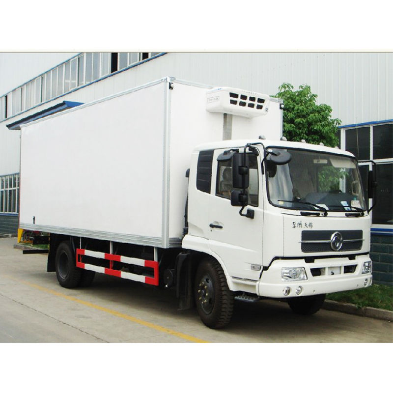 Exigence personnalisée Camion réfrigéré de 130 chevaux 4x2 pour la livraison de crème glacée et le refroidissement des aliments
