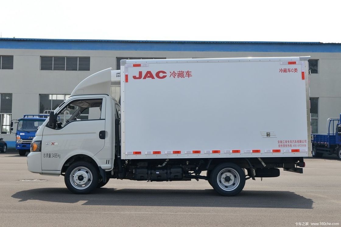 Camion réfrigéré JAC de 130 ch pour le transport 4x2 GVW≤5T réfrigération au carburant diesel