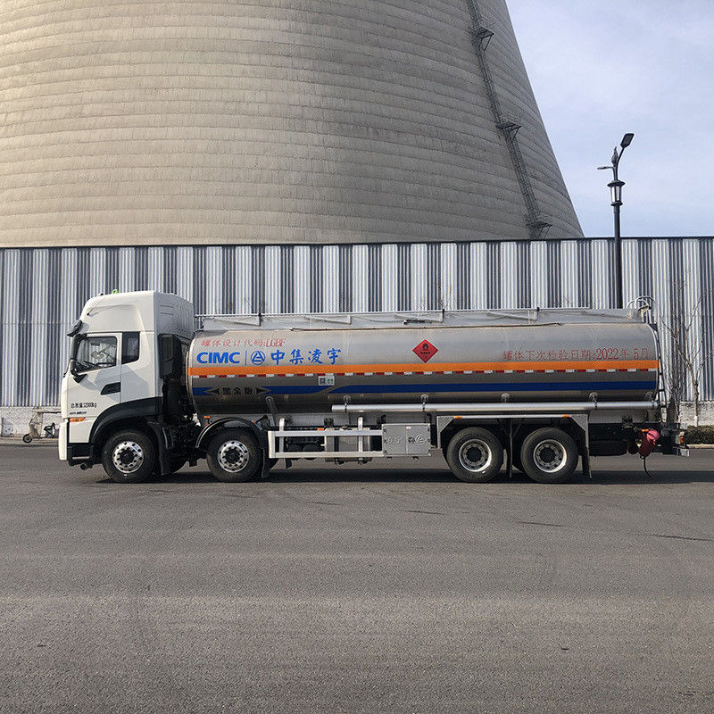 CIMC LINYU 8*4 Dongfeng Chassis 20-40m3 Camion réservoir d'huile avec le couple maximal 1000-1500Nm