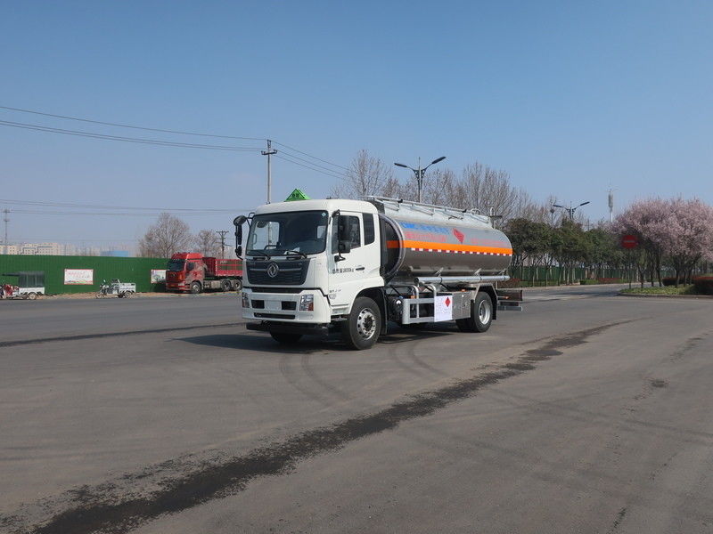 15m3 CIMC LINYU Dongfeng pétrolier camion-citerne alliage d'aluminium véhicule de transport de carburant liquide