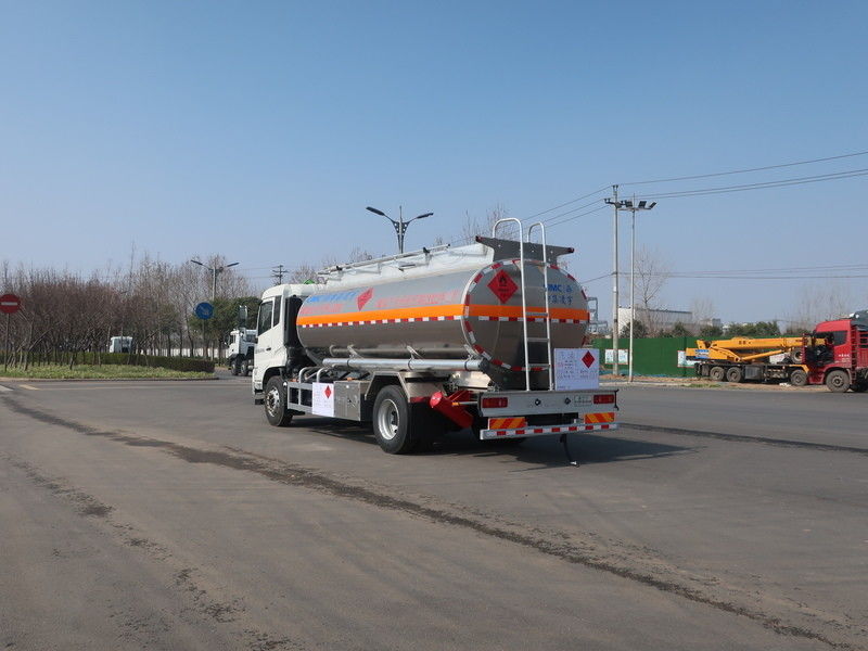 15m3 CIMC LINYU Dongfeng pétrolier camion-citerne alliage d'aluminium véhicule de transport de carburant liquide