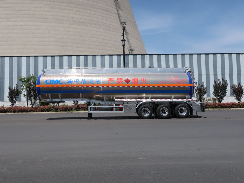 Isolation 45,5m3 3 essieux semi-remorque liquide inflammable pour véhicule de transport de liquide