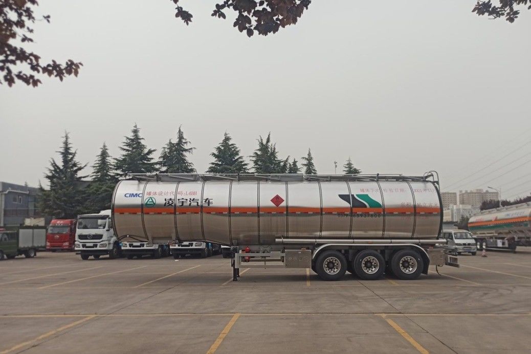 CIMC LINYU 46000L Camion-remorque à réservoir de carburant en alliage d'aluminium avec empattement 6150 1310 1310