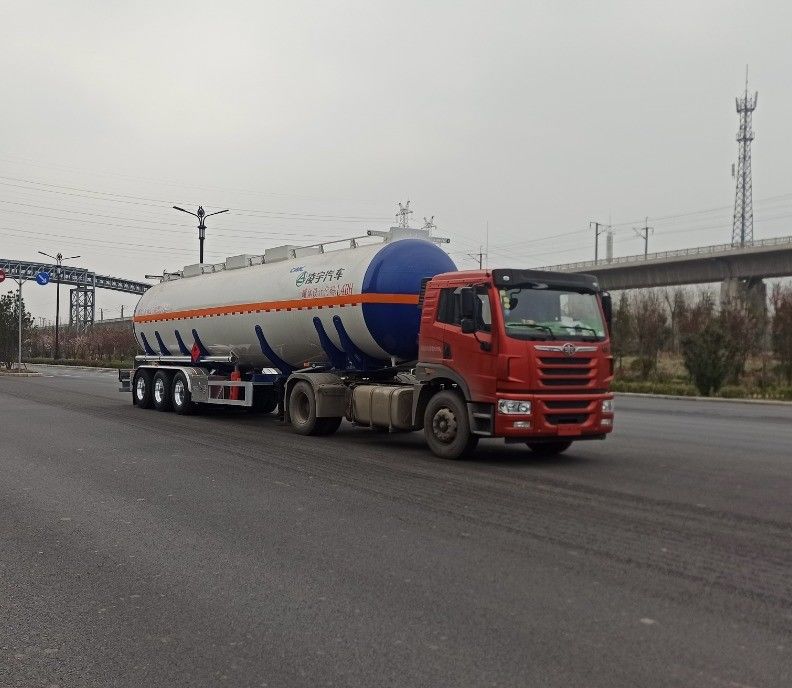 CIMC LINYU 48000 50000Liter réservoir de carburant remorque à 3 essieux 48m3 semi-remorque en alliage d'aluminium