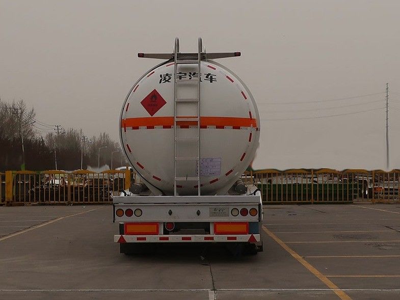 46000 litres de pétrole brut en acier inoxydable pétrolier pétrolier semi-remorque pour la distribution de camions